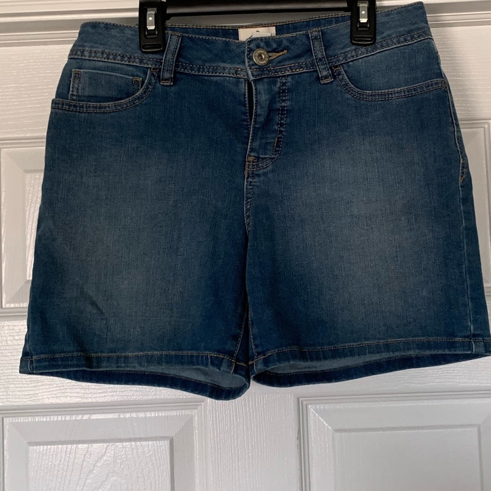 Size 4 st johns bay jean shorts